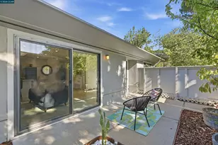 3081 Golden Rain Rd - Entry 24, Walnut Creek, CA 94595 - Photo 3