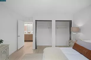 3081 Golden Rain Rd - Entry 24, Walnut Creek, CA 94595 - Photo 17