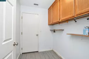 196 Bittercreek Dr, Folsom, CA 95630 - Photo 13