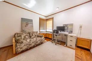 40 Harbord Ct, Oakland, CA 94618 - Photo 17