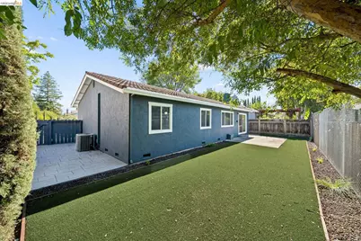 1055 Fox Meadow Way, Concord, CA 94518 - Photo 15