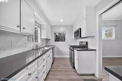 5445 Crittenden St, Oakland, CA 94601 - Photo 13
