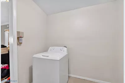 5445 Crittenden St, Oakland, CA 94601 - Photo 19