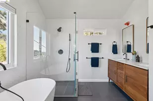 6279 Leona St, Oakland, CA 94605 - Photo 59