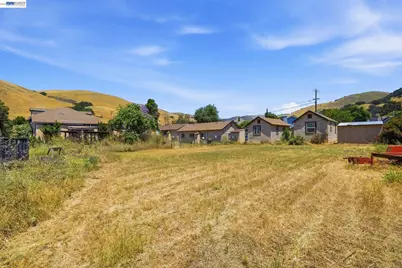 585 Old Canyon Rd, Fremont, CA 94536 - Photo 17