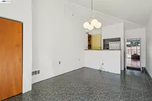 527 Capistrano, Oakland, CA 94603 - Photo 17