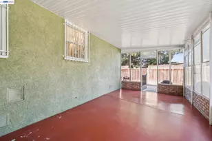 527 Capistrano, Oakland, CA 94603 - Photo 31