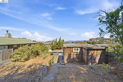 624 Sierra Point Rd, Brisbane, CA 94005 - Photo 35