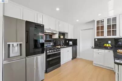 31261 Fredi St, Union City, CA 94587 - Photo 17