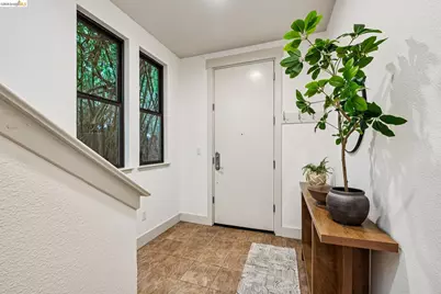 1123 66th St, Oakland, CA 94608 - Photo 5