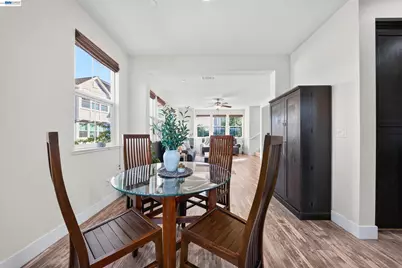 908 Arietta Dr, Mountain View, CA 94043 - Photo 13