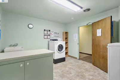 407 Orange St #310, Oakland, CA 94610 - Photo 25