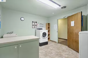 407 Orange St, Oakland, CA 94610 - Photo 25