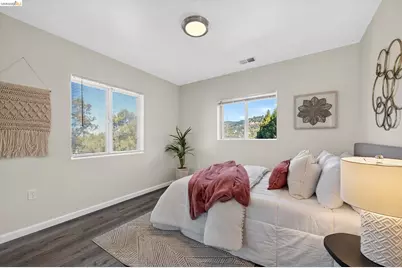 6193 Oakdale Ave, Oakland, CA 94605 - Photo 23