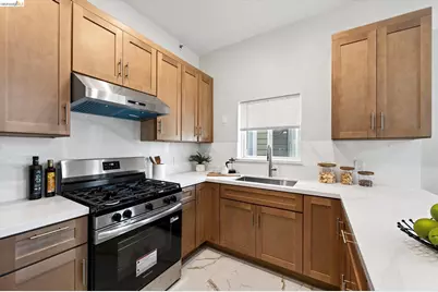 6193 Oakdale Ave, Oakland, CA 94605 - Photo 11