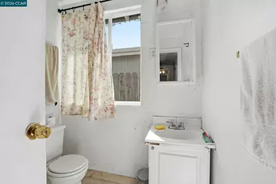 1990 Sunshine Dr, Concord, CA 94520 - Photo 35