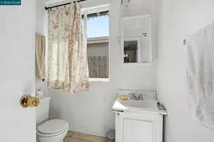 1990 Sunshine Dr, Concord, CA 94520 - Photo 35