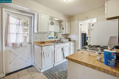 1990 Sunshine Dr, Concord, CA 94520 - Photo 19