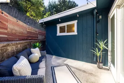 33 Eastwood Ct, Oakland, CA 94611 - Photo 39