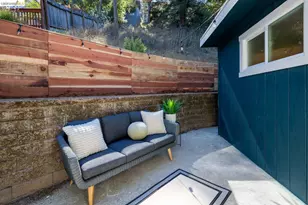 33 Eastwood Ct, Oakland, CA 94611 - Photo 37