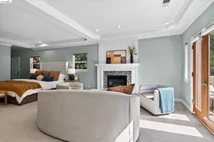 6700 Moore Dr, Oakland, CA 94611 - Photo 5