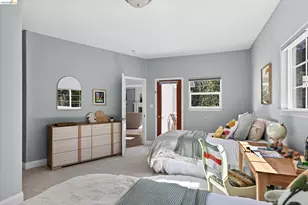 6700 Moore Dr, Oakland, CA 94611 - Photo 13