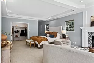 6700 Moore Dr, Oakland, CA 94611 - Photo 9