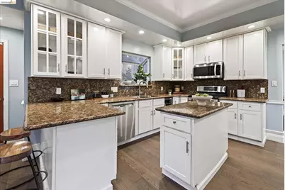 6700 Moore Dr, Oakland, CA 94611 - Photo 43