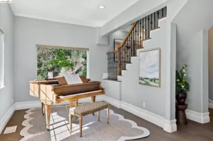 6700 Moore Dr, Oakland, CA 94611 - Photo 3