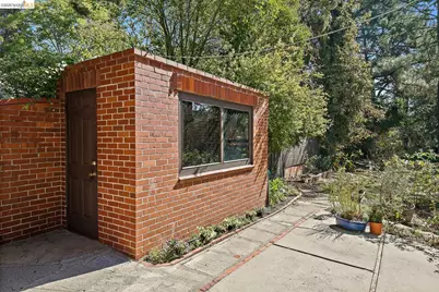 3938 Maybelle, Oakland, CA 94619 - Photo 27