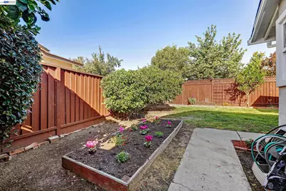 35914 Rosewood Dr, Newark, CA 94560 - Photo 33