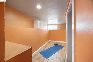 907 39th Ave, Oakland, CA 94601 - Photo 25