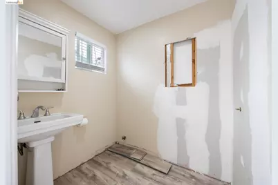 907 39th Ave, Oakland, CA 94601 - Photo 37
