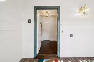 2380 Leimert Blvd, Oakland, CA 94602 - Photo 11