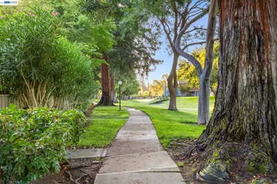 5344 Brookside Ct, Pleasanton, CA 94588 - Photo 3