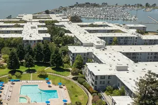 6 Commodore Dr, Emeryville, CA 94608 - Photo 21