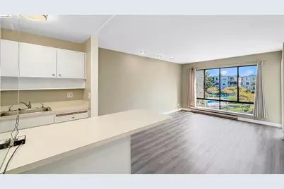 6 Commodore Drive #C341, Emeryville, CA 94608 - Photo 5