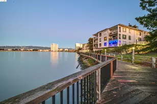 6 Commodore Dr, Emeryville, CA 94608 - Photo 37