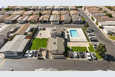 812 Clover Rd #SPC 64, Tracy, CA 95376 - Photo 27
