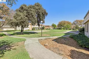 27827 Hummingbird Ct, Hayward, CA 94545 - Photo 35