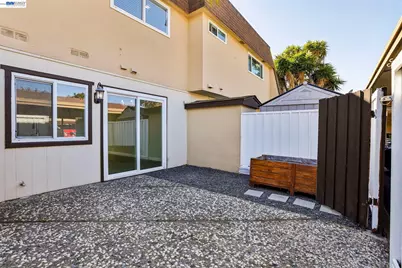27827 Hummingbird Ct, Hayward, CA 94545 - Photo 21