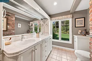 40 Estabueno Dr, Orinda, CA 94563 - Photo 35