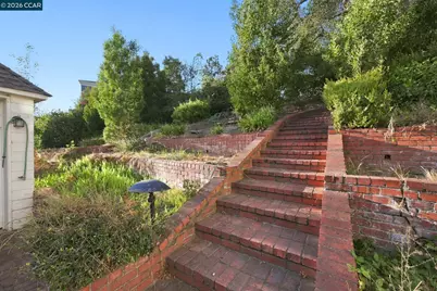 Hazel Ln, Piedmont, CA 94611 - Photo 19