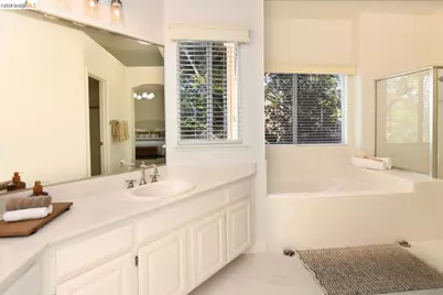 5300 Clearbrook Dr, Concord, CA 94521 - Photo 27