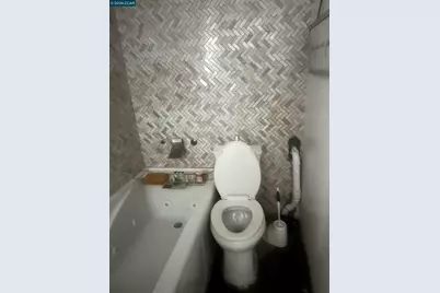 1161 64th St, Oakland, CA 94608 - Photo 15