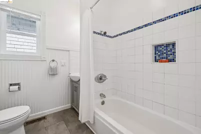 837 Aileen St, Oakland, CA 94608 - Photo 39