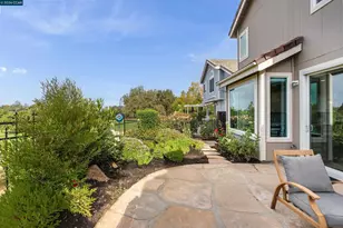 1049 Feather Cir, Clayton, CA 94517 - Photo 11