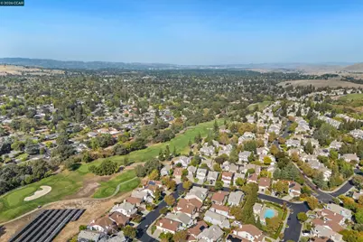 1049 Feather Cir, Clayton, CA 94517 - Photo 21