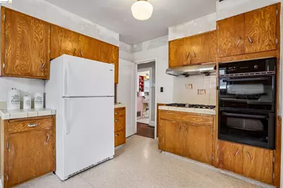 2927 58th Ave, Oakland, CA 94605 - Photo 11