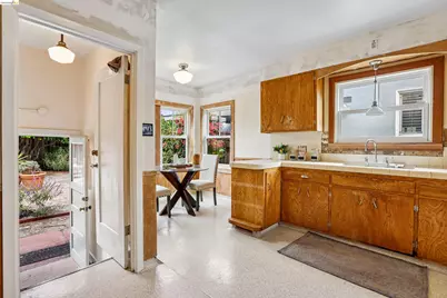 2927 58th Ave, Oakland, CA 94605 - Photo 13